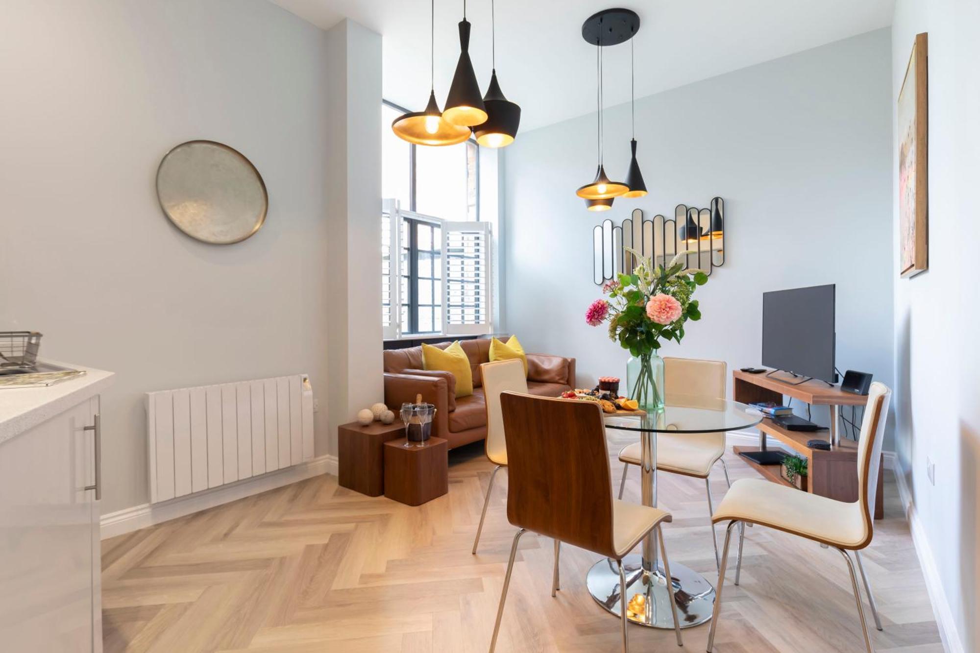 Elliot Oliver - Stylish 2 Bedroom Town Centre Apartment Cheltenham Eksteriør bilde